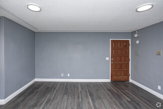Studio - 360SF - Living Room/Bedroom - 555 W 20th St.