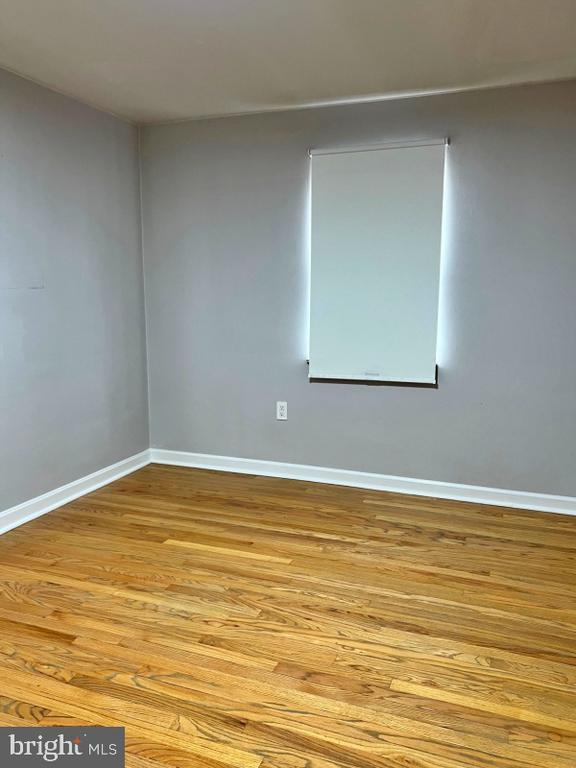 Building Photo - 717 Elm Terrace