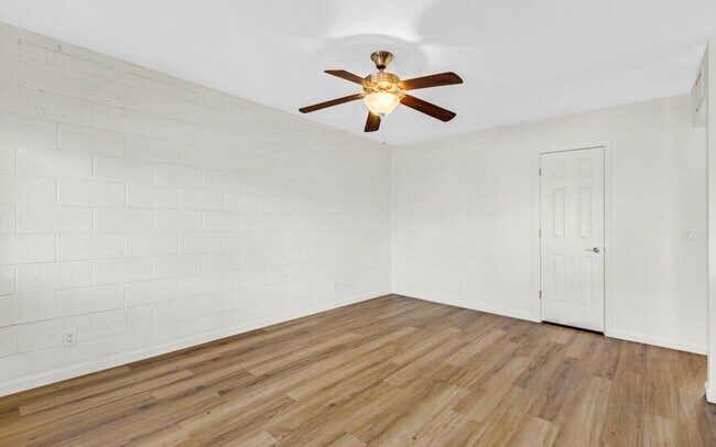 Building Photo - 2861 N Columbus Blvd