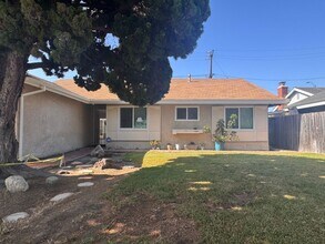 Building Photo - Charming RE-MODELED 3 bed / 2 bath home