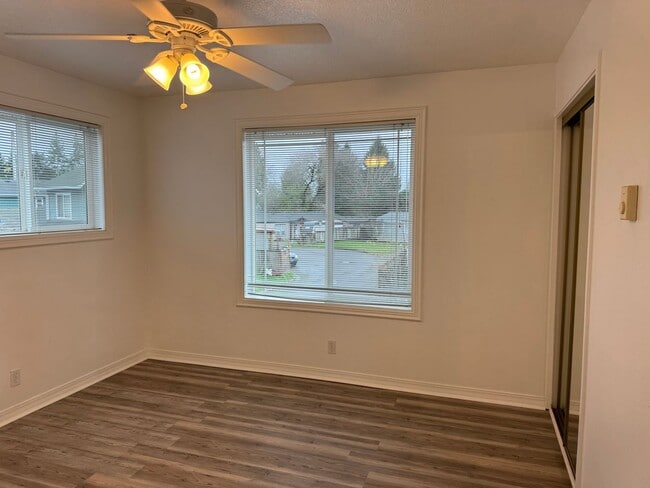 Building Photo - 3657 Rivercrest Dr
