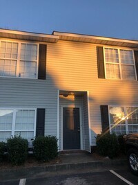 Building Photo - Auburn Townhome