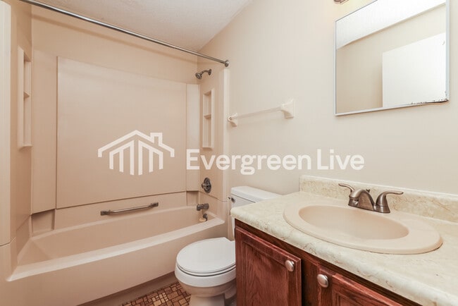 Building Photo - 4724 Stonehedge St