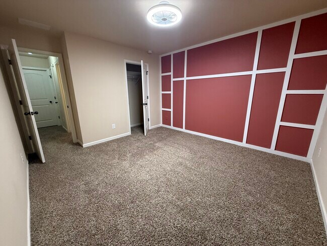 Building Photo - 2056 Tweed Dr