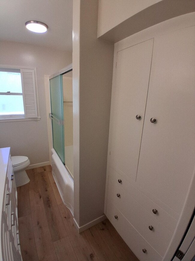 Building Photo - 1044-1048 Marcussen Drive