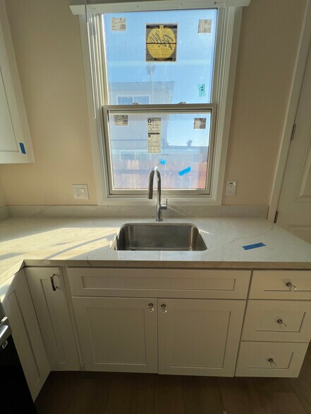 Building Photo - 4821 Monroe Ave