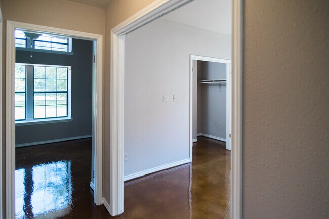 Building Photo - 39 Palmer Ln