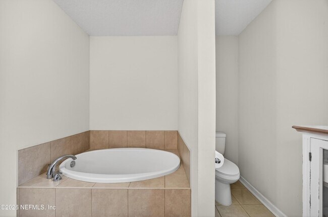 Building Photo - 940 State Rd 13 N