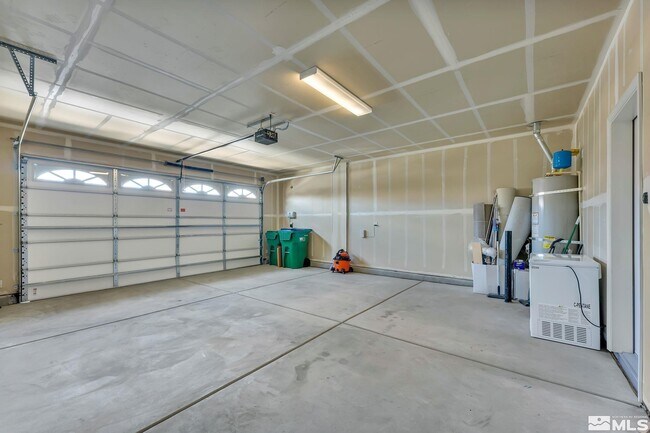 Building Photo - 4942 Monrovia Dr