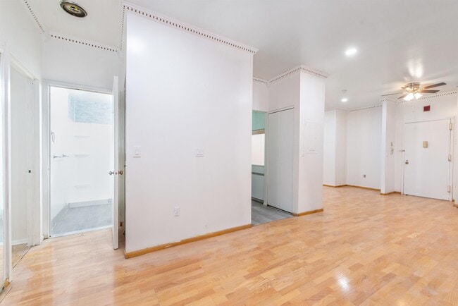 Building Photo - 111 Mulberry St
