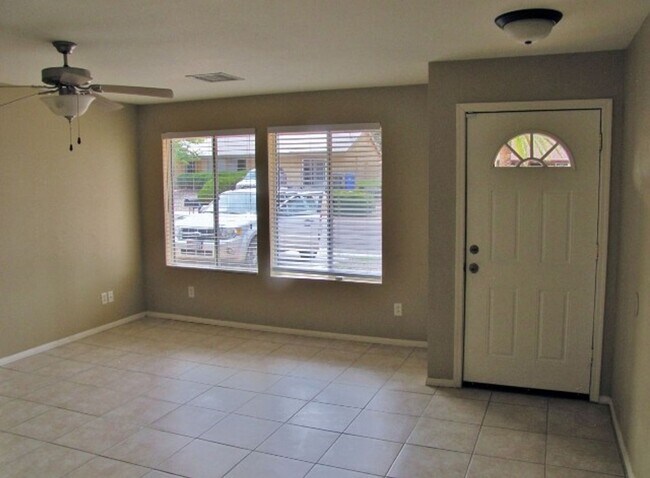 Building Photo - 4BR/2BA/1CG, 1374 sq.ft., w/central A/C in Sierra Vista, AZ