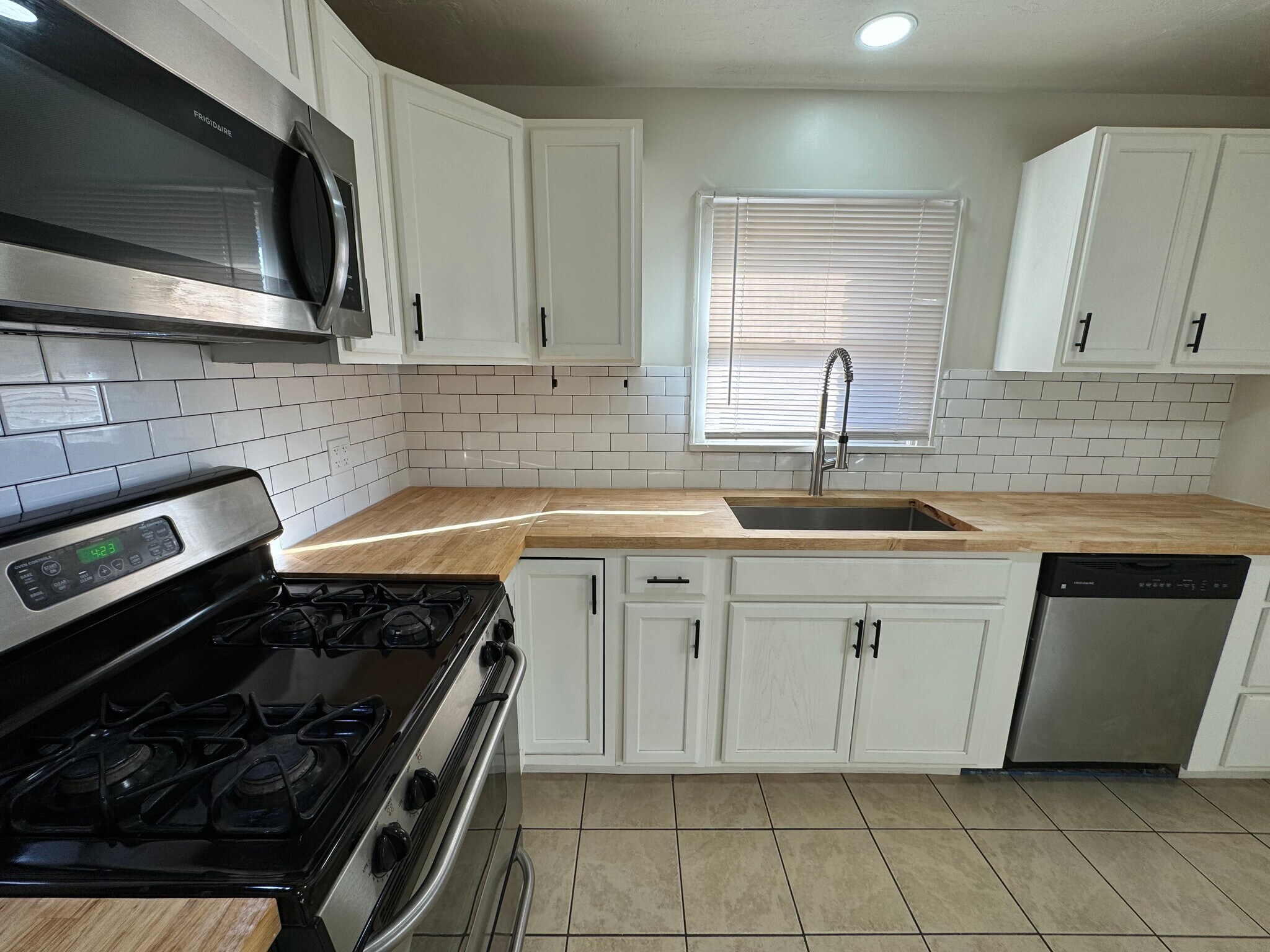 Building Photo - 2659 Brinker Ave