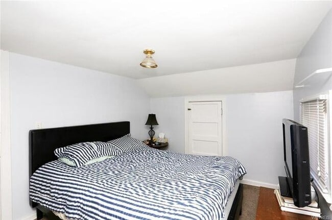 Building Photo - 706 Nash Rd