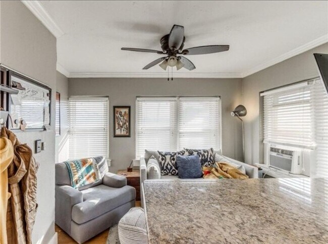 Building Photo - Charming 1bed/1bath Apartment in Jefferson Park/Paseo/Uptown OKC - Appliances + Garage Included