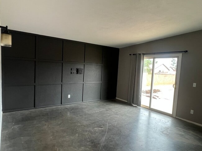 Building Photo - Room for all your toys, large and small!