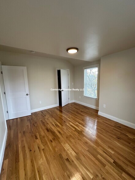 Building Photo - 96 Willis Ave