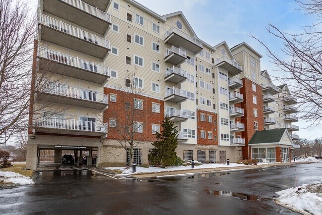 Building Photo - 527 Pawtucket Blvd