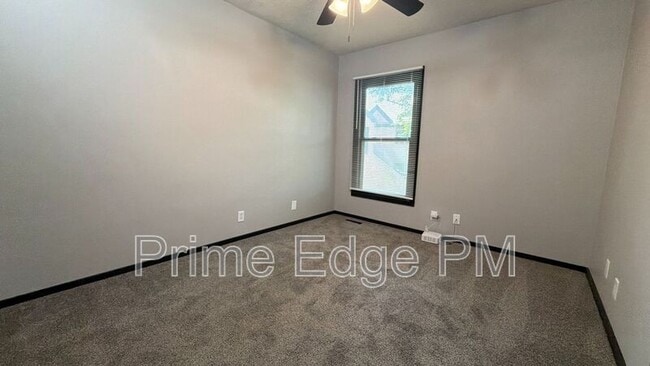 Building Photo - 1821 Ridgehaven Ct