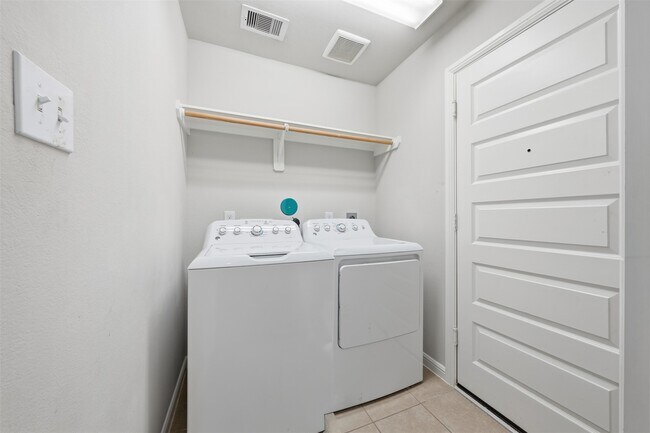 Building Photo - 19010 Whitehaven Bend Ln