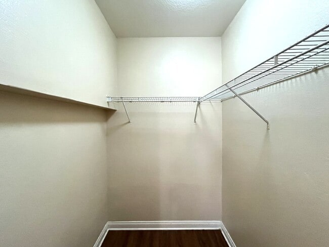 Building Photo - 1 bed, 1 bath located in Corona!