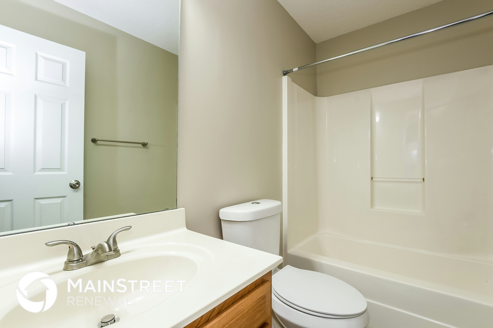 Building Photo - 17 Hickory St SW