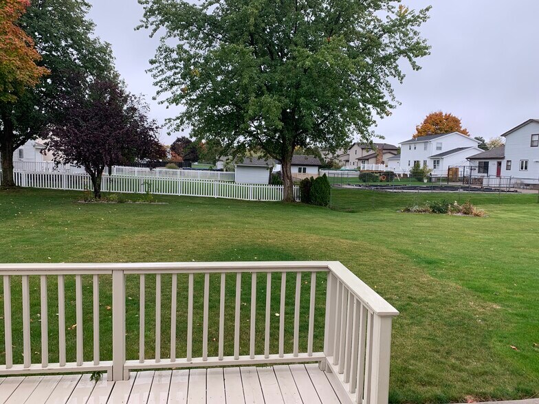 Building Photo - 160 Brandy Brook Ln