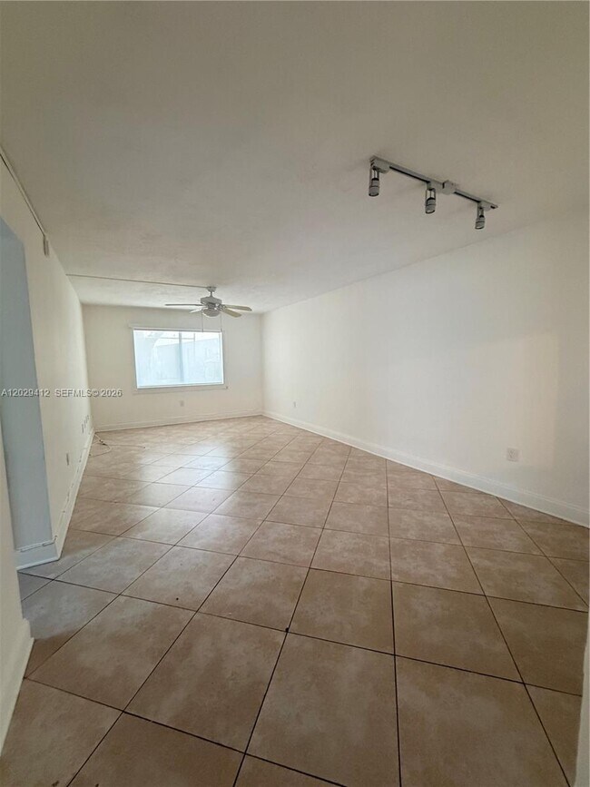 Building Photo - 200 Galen Dr