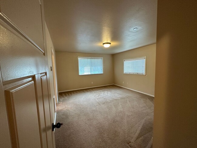 Building Photo - 4284 Sweet Rd