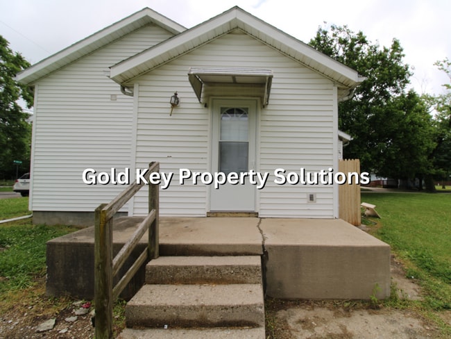 Building Photo - 3 Bed 1 Bath Home For Rent W/ Basement! (S...
