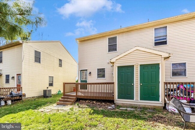 Building Photo - 1552 Crest View Ave