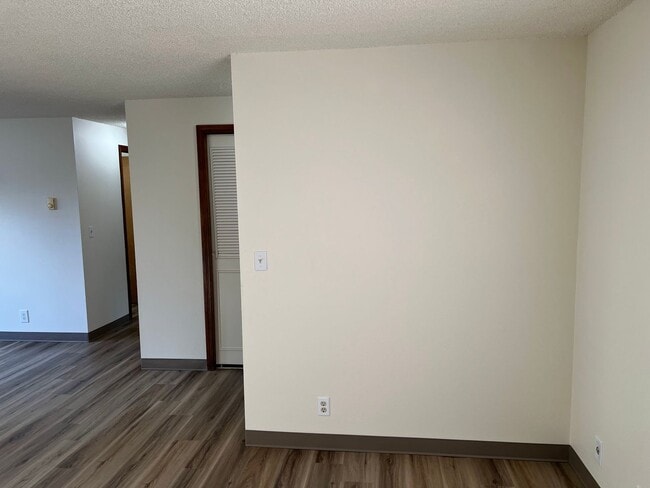 Building Photo - 2 Bedroom in Bethel-Danebo Area
