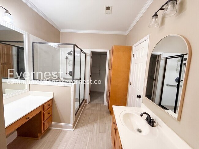 Building Photo - 1200 Berwick Rd