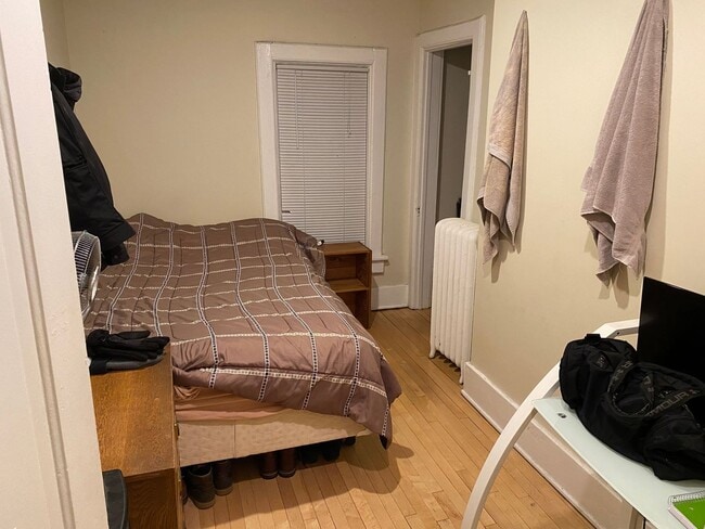 Building Photo - 3233 N Bartlett Ave