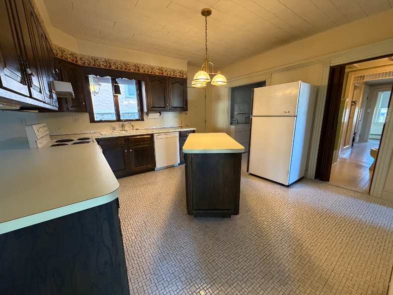 Building Photo - 529 Park Ave