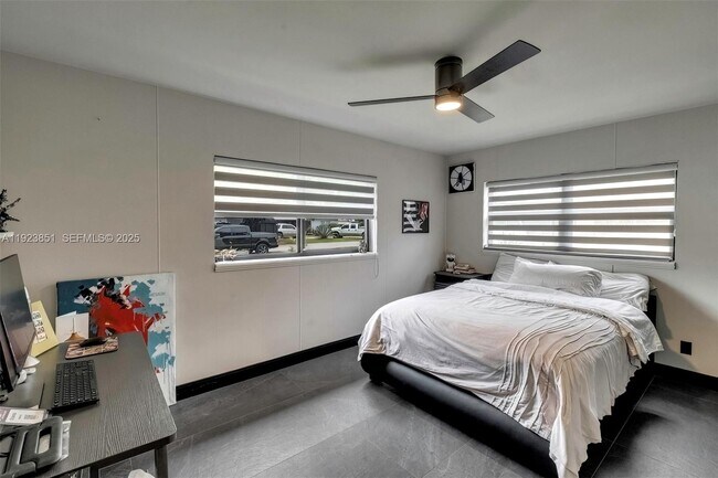 Building Photo - 530 NW 39th St