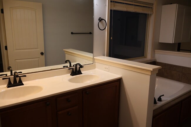 Building Photo - 5806 Freeport Way