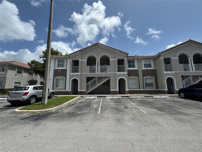 Building Photo - 1652 SE 28th St