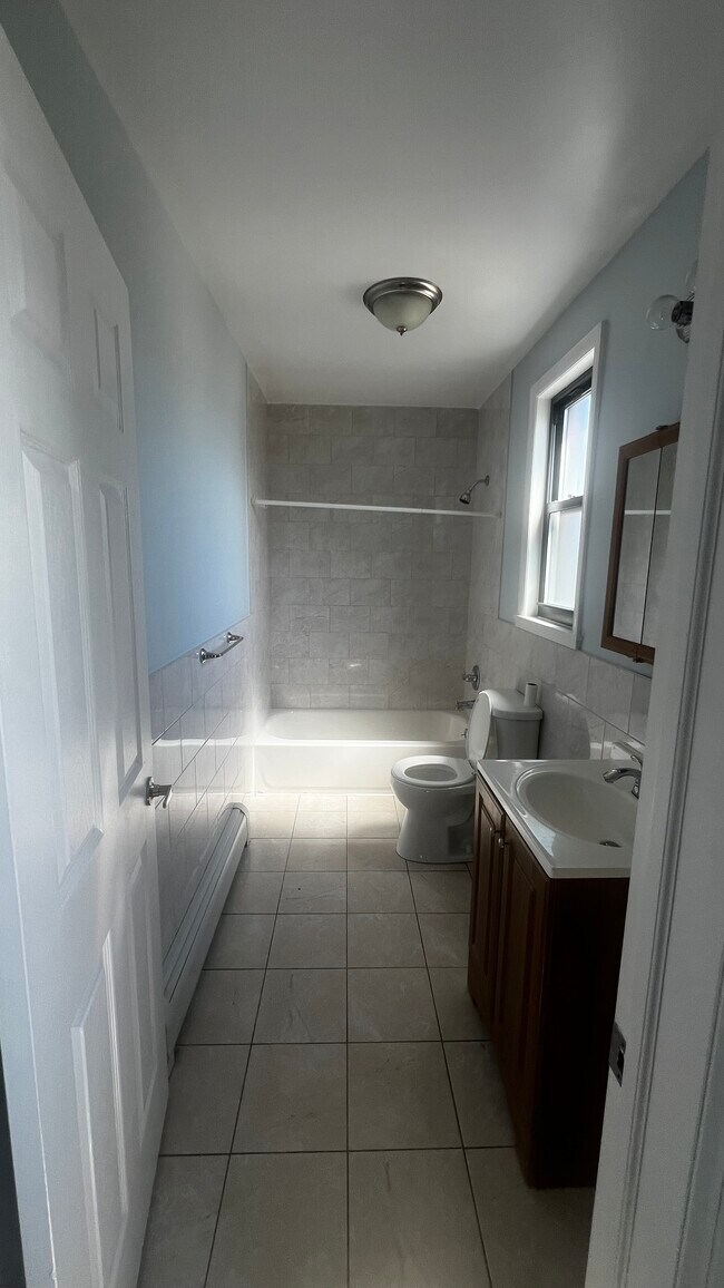 Building Photo - 348 S Orange Ave