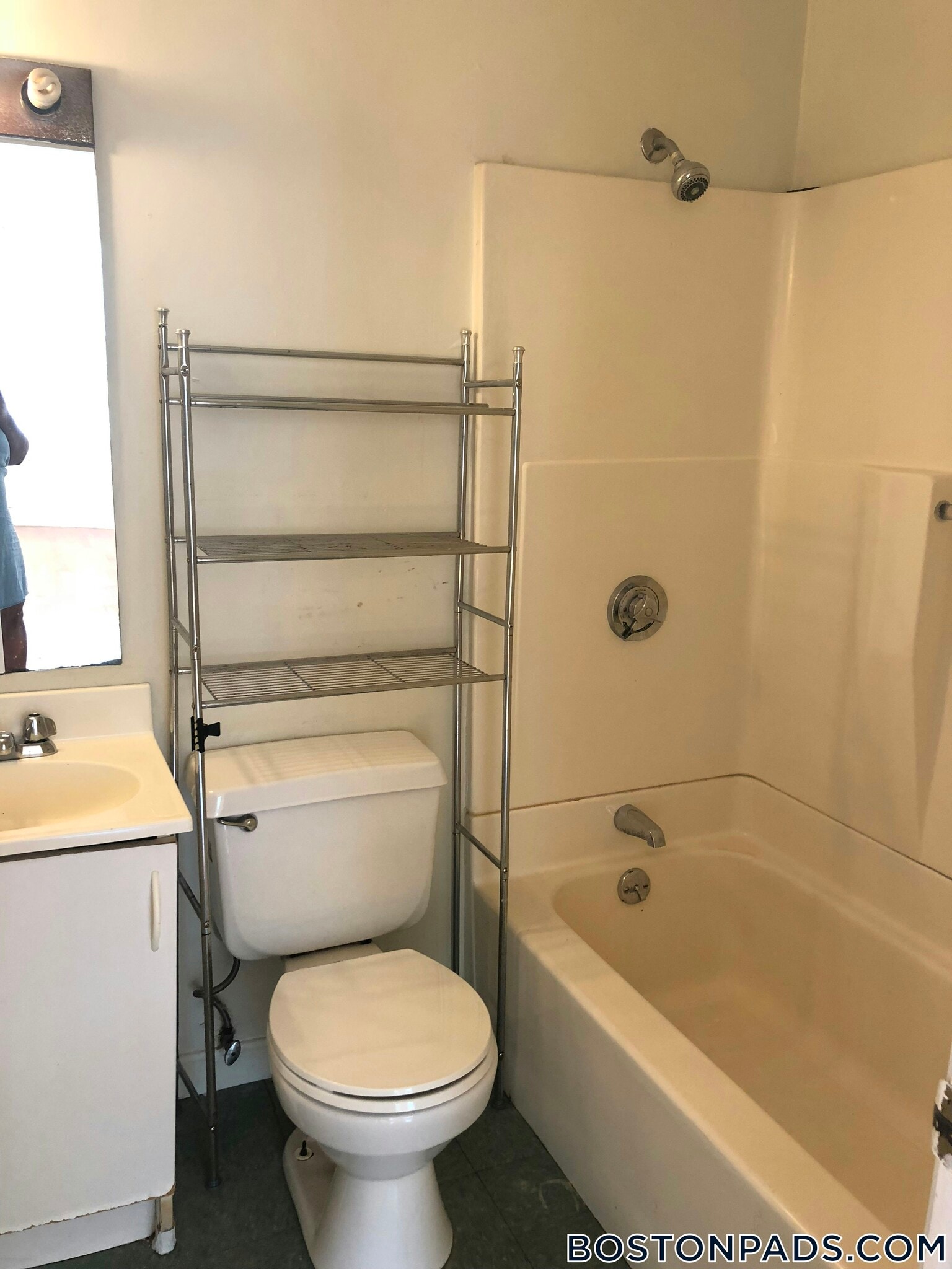 Building Photo - 12 Wait St