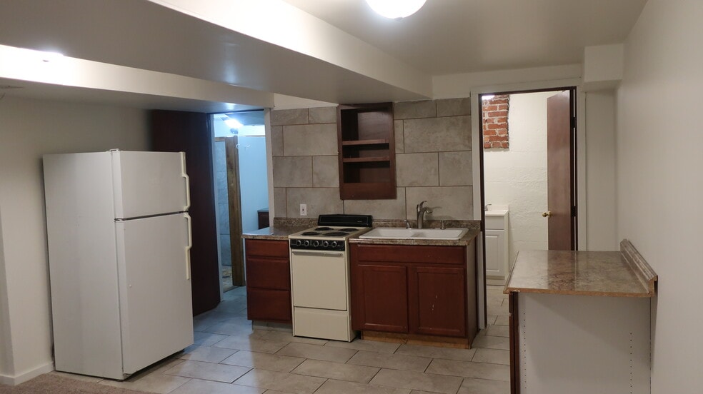 Building Photo - 17 N Buchanan Ave