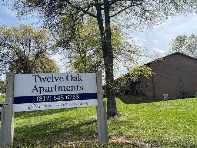 Primary Photo - Twelve Oak Apartments