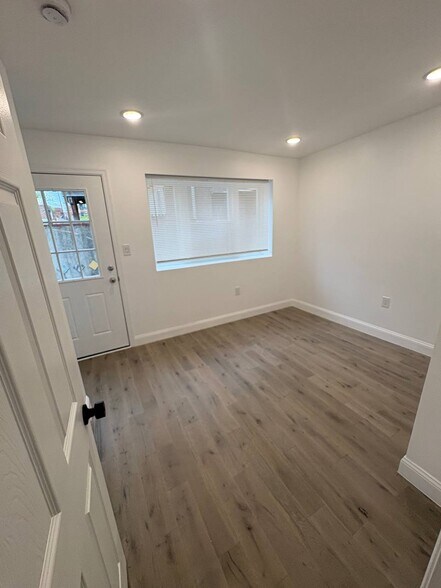 Building Photo - 1331 Dickinson St