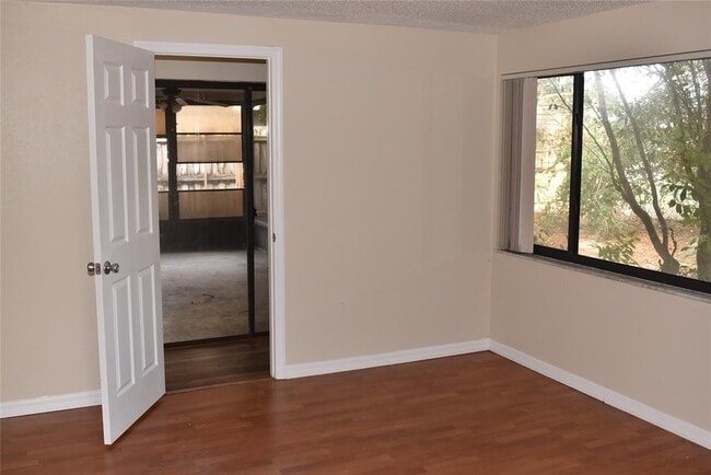 Building Photo - 7615 Karen Dr