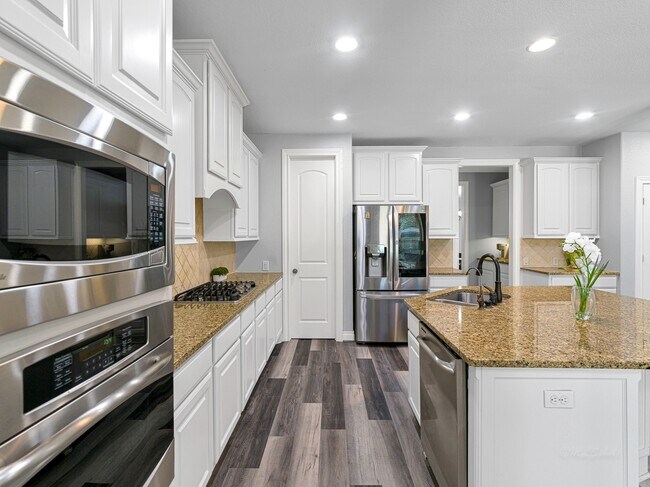 Building Photo - 27703 Lodgemist Ct