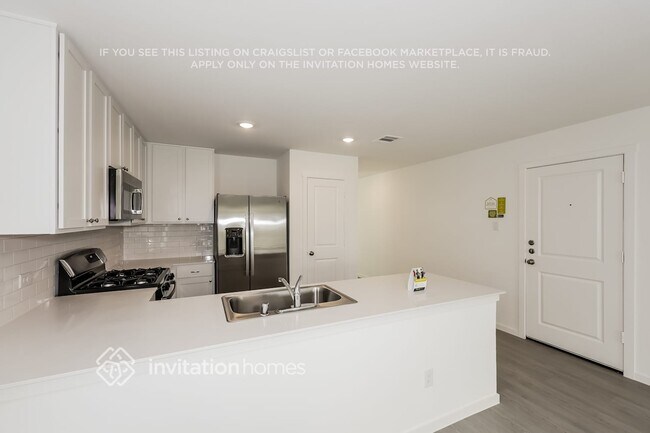 Building Photo - 2410 Fleming Dr