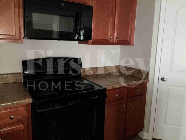 Building Photo - 901 Leatherstone Ln