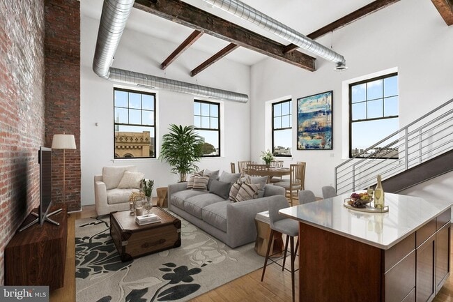 Building Photo - 1637 Poplar Street Unit S4