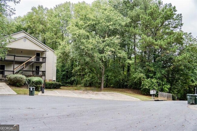 Building Photo - 1600 Oakpoint Dr SW
