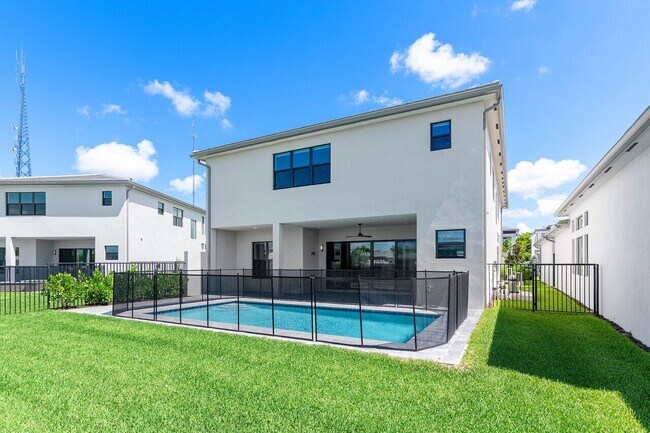 Building Photo - 8311 Essex Country Clb Dr