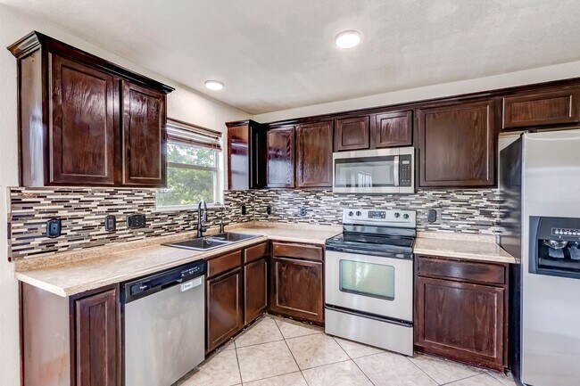 Building Photo - 4411 Causeway Ct